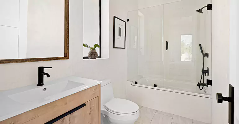 Tub Replacement With Shower in Salem