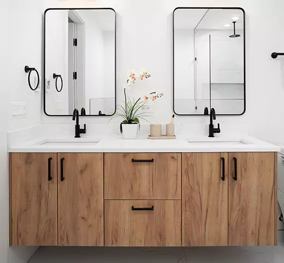 Why Choose United Custom Bathrooms for Quality Bathroom Cabinet Remodel Services in Salem, OR?